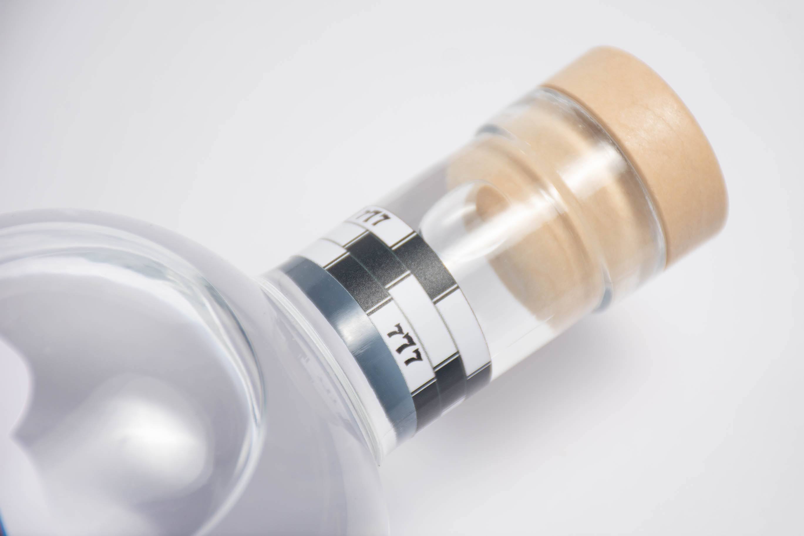 Detalle cuello GIN 777